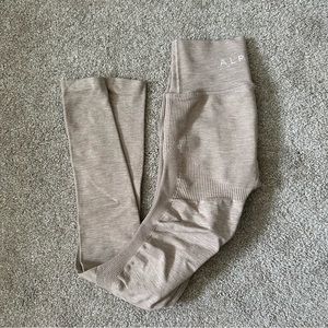 Alphalete aero leggings